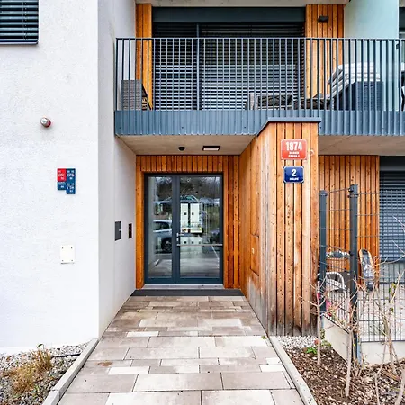 Days - With Terrace And Garage In Modern Building Prag