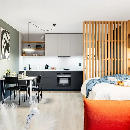 Apartment Days - With Terrace And Garage In Modern Building