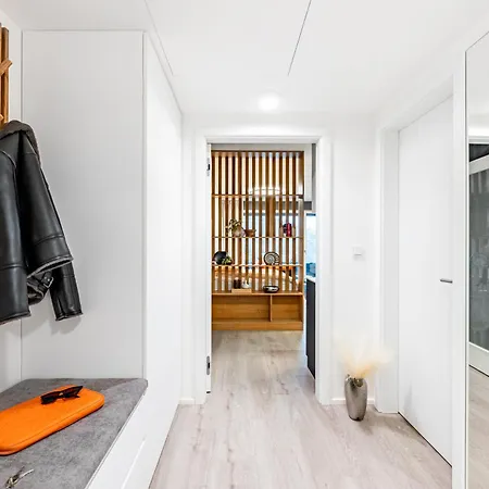 Days - With Terrace And Garage In Modern Building Appartement