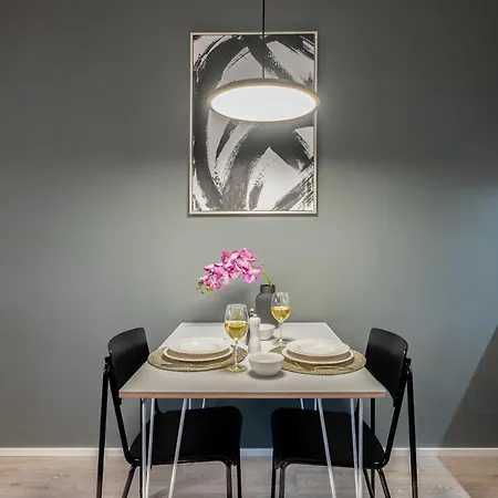 Days - - Terrace - Private Parking *