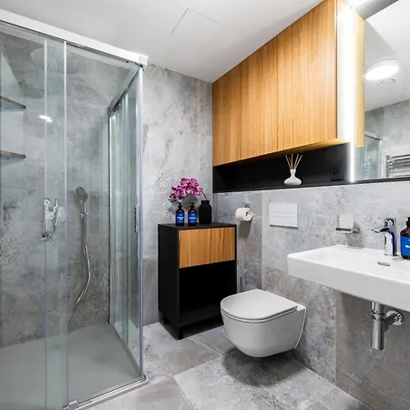 Apartmán Days - - Terrace - Private Parking *